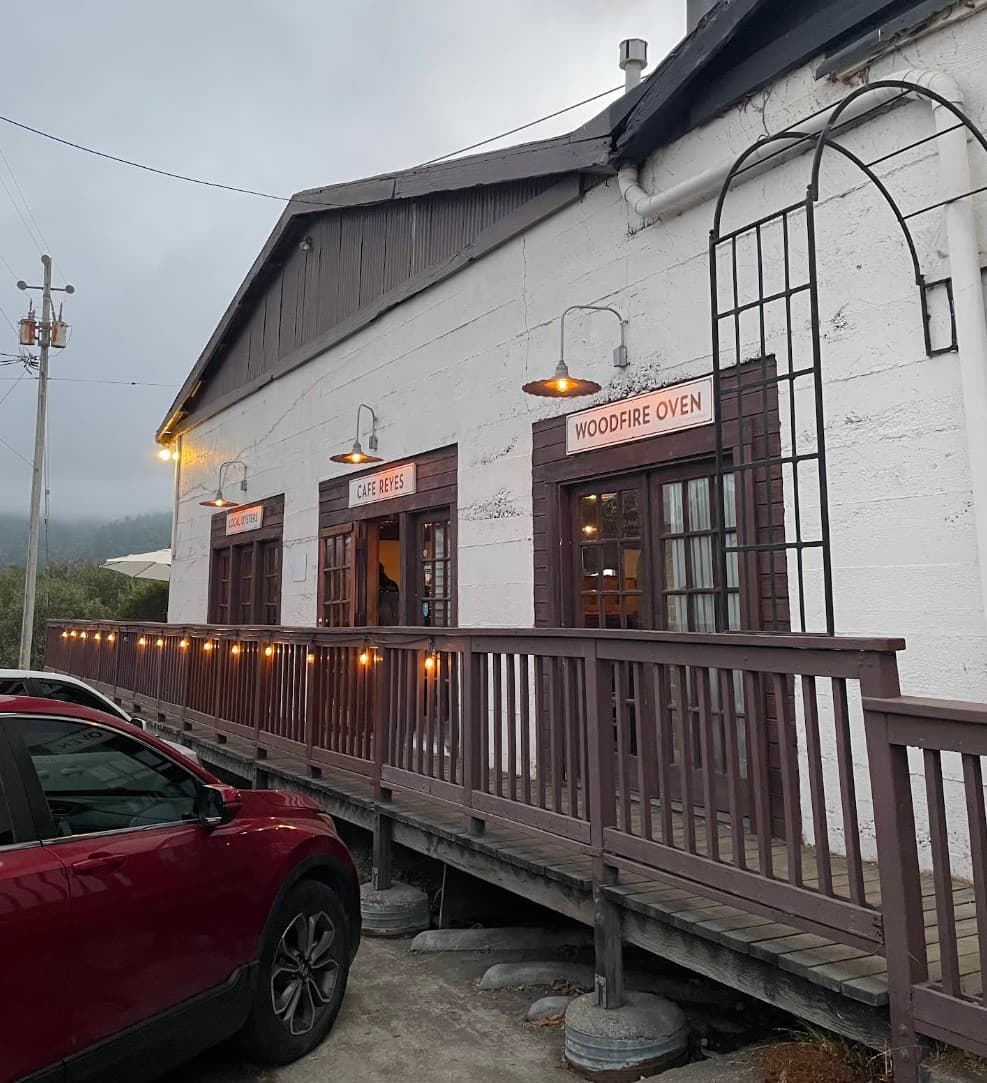 Cafe Reyes exterior